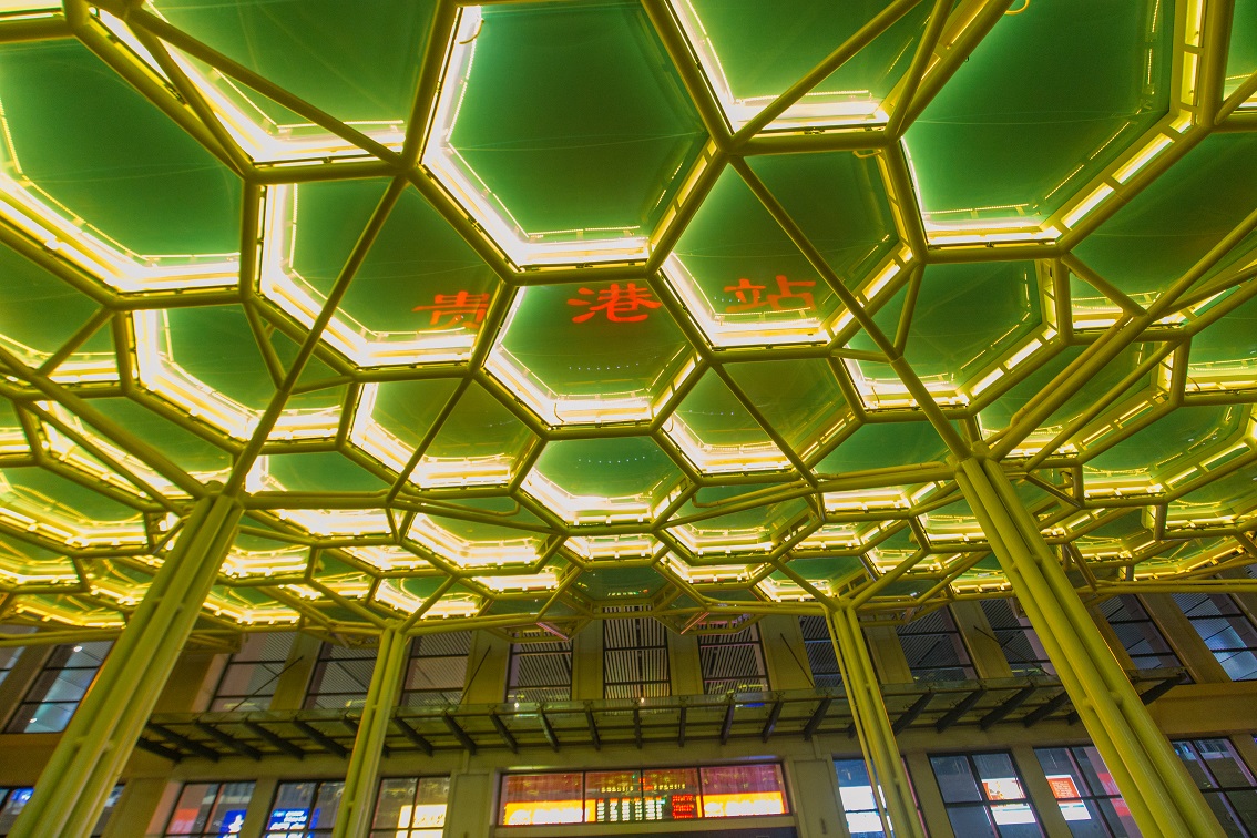 918博天堂-贵港高铁站广场ETFE膜结构雨棚